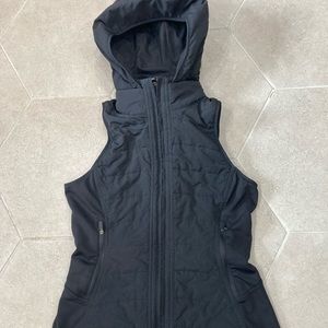 Lululemon black womens size 6 hooded zip-up vest